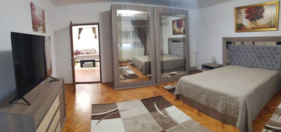 Apartament 4 camere, zona Bariera