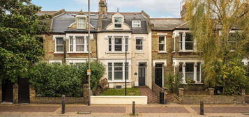 Flat to rent in Lower Richmond Road, London SW15