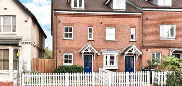 Terraced house to rent in St. Johns Hill, Sevenoaks TN13