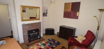 Flat to rent in Harriet House, Flat 1A, R/O 83 High Street TF10