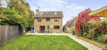 6 bed detached house for sale