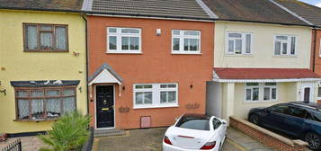 2 bedroom link detached house for sale