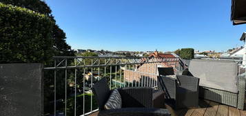 Terrassenwohnung mit Sauna, Parkett in Rhein Nöhe