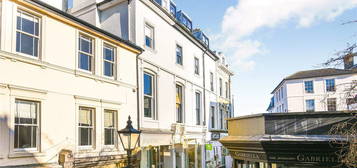 Flat to rent in Chapel Place, Tunbridge Wells, Kent TN1