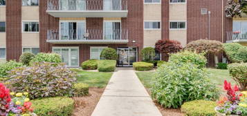 2900 Maple Ave Unit 21A, Downers Grove, IL 60515