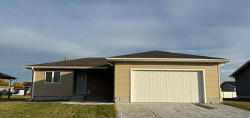 514 8th St, Phillips, NE 68865