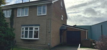 3 bedroom semi-detached house for sale