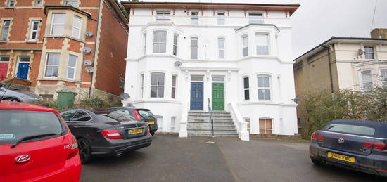 Flat to rent in Buckland Hill, Maidstone ME16