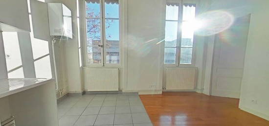 Location appartement 2 pièces 52 m²