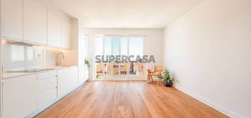 Apartamento T2 com vista panorâmica, na Penha de França