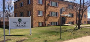 138 13th Ave W Apt 5, Dickinson, ND 58601