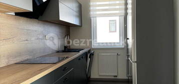 Pronájem bytu 3+1 72 m², Slunečná, Rosice