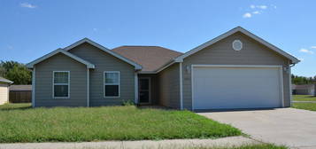 1603 W 14th Street Pl, Junction City, KS 66441