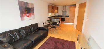 Flat to rent in The Boulevard, Hunslet, Leeds LS10