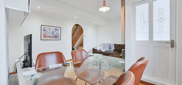 Flat for sale in Carlton Vale, Maida Vale, London NW6