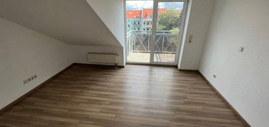 3 Raum Dachgeschoss Wohnung über 2 Ebenen mit 2xBalkon / Wanne / Dusche und PKW-Stellplatz in der Rosa-Luxemburg-Straße / Johannesvorstadt