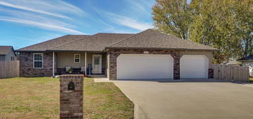 205 Holly Drive, Buffalo, MO 65622