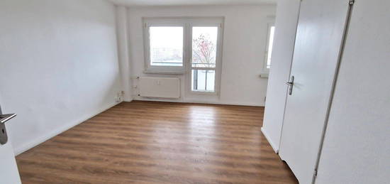 Singlewohnung mit großem Balkon unweit der U5