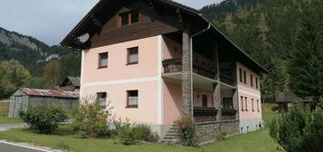 Charmantes Mehrfamilienhaus und Privatpension in der Nähe des Skigebiets Niederalpl