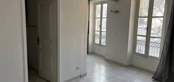 Appartement  à louer, 2 pièces, 26 m², Étage 2/2