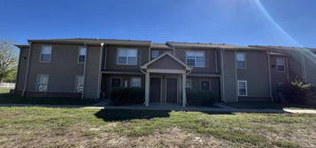 Highland 802 Shepherd St Apt 8, Fort Scott, KS 66701