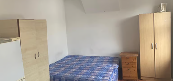 1 bedroom house share