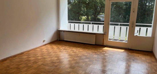 Vermiete 1-Zi Studio mit Balkon, EBK, Stellplatz ab 01.12.24