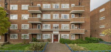 Flat for sale in Lorne Road, London N4