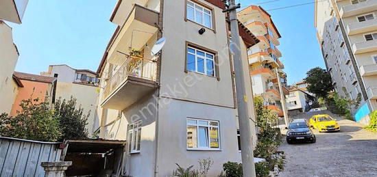 Yeniehir Mah.irinevler Mevki Aile Apartman Kiralk 120 m2 2+1