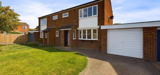 3 bed semi-detached house to rent