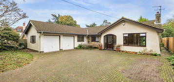 Bungalow to rent in Pyrford Heath, Pyrford, Surrey GU22