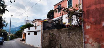 Rotolo con terrazzo vista mare