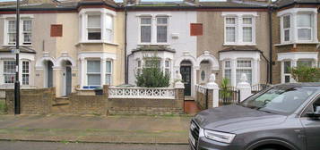 4 bed terraced house for sale