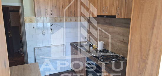 Apartament cu 3 camere, decomandat, zona Girocului