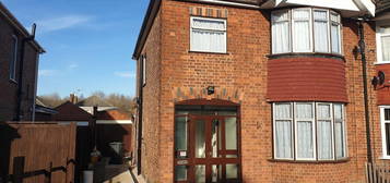 Semi-detached house to rent in Leicester, Leicestershire LE4