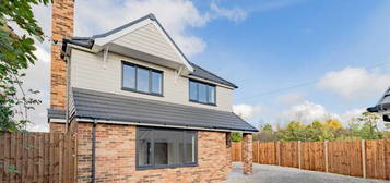 4 bedroom detached house