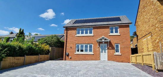 4 bedroom detached house