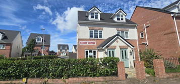 4 bedroom semi-detached house for sale