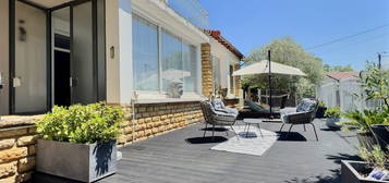 Maison 2 étages à vendre, 10 pièces, 6 chambres, 302 m²
