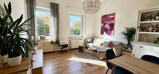 WG Wohnung mit 4 Zimmer, Küche Bad, Zentrumslage, Einbauküche