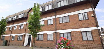 Shared accommodation to rent in The Roof Gardens, Exchange Road, Watford WD18