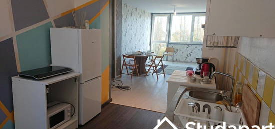 Studio meublé  à louer, 1 pièce, 25 m², Étage 4/–