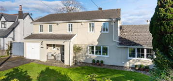 5 bed detached house for sale