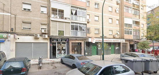 Piso en venta en Av Antonio Gaudí, 123, La Luz - El Torcal