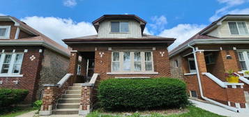 1520 Wesley Ave, Berwyn, IL 60402