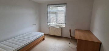 Frisch renoviertes und möbliertes Studentenapartment