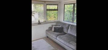 2 bed mobile/park home to rent