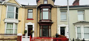 5 bedroom terraced house for sale