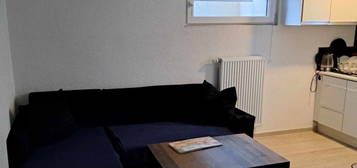 2 Zimmer Souterrain Wohnung