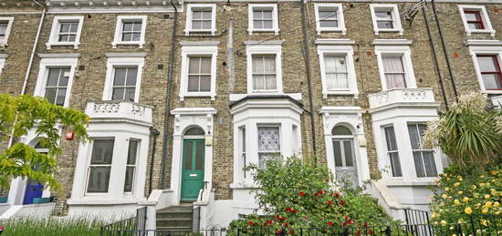 Flat to rent in Wilson Road, London SE5